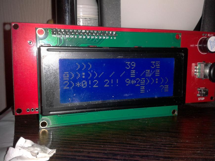 Нужна помощь, помогите кто чем может. LCD дисплей показывает всякую ерунду.